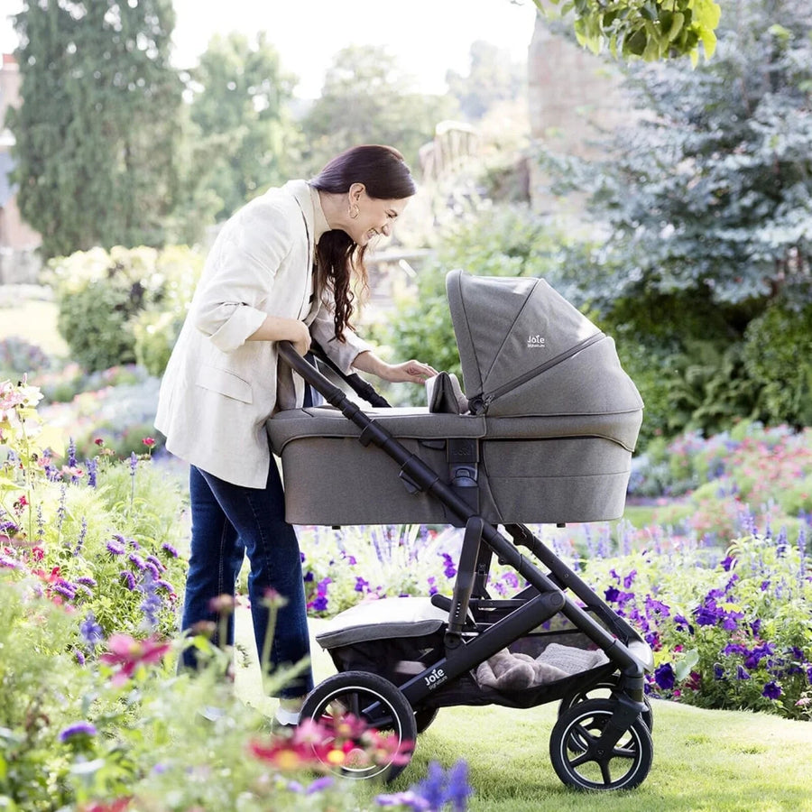 Joie Ramble XL Signature Carrycot - Evergreen - Miu Mau Collectibles