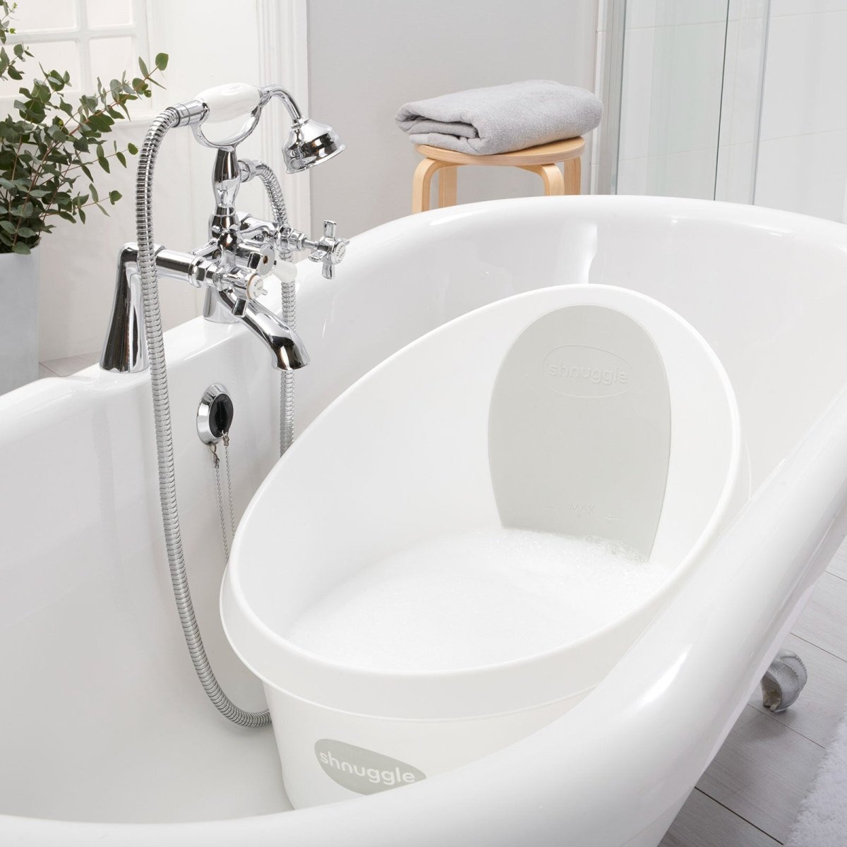 Shnuggle Toddler Bath Tub - White With Light Grey Backrest - Miu Mau Collectibles